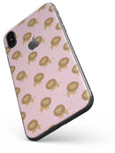 Micro Cartoon Lions Over Pink - iPhone X Skin-Kit