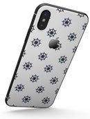 Micro Nay Ship Wheels Over White - iPhone X Skin-Kit