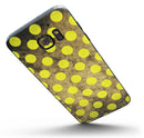Mottled_Black_and_Yellow_Polkadots_-_Galaxy_S7_Edge_-_V1.jpg?