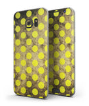 Mottled_Black_and_Yellow_Polkadots_-_Galaxy_S7_Edge_-_V3.jpg?