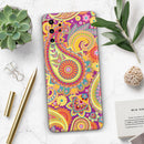 Neon Orange Paisley Pattern - Skin-Kit for the Samsung Galaxy S-Series S20, S20 Plus, S20 Ultra , S10 & others (All Galaxy Devices Available)