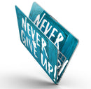 Never_Give_Up_-_13_MacBook_Pro_-_V9.jpg