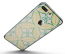 Oversized_Green_and_Yellow_Overlapping_Circles_-_iPhone_7_Plus_-_FullBody_4PC_v5.jpg