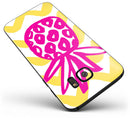 Pink_and_Yellow_Pineapple_-_Galaxy_S7_Edge_-_V2.jpg