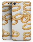 Scattered Golden Onion Rings - Skin-kit for the iPhone 8 or 8 Plus