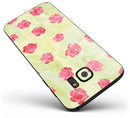Shabby_Chic_Flowers_over_Light_Green_Watercolor_Pattern_-_Galaxy_S7_Edge_-_V2.jpg
