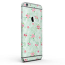 Shabby_Chic_Watercolor_Holly_Pattern_V2_-_iPhone_6s_-_Sectioned_-_View_1.jpg