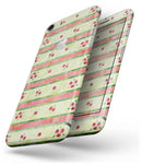 Shabby Chic Watercolor Holly Patttern - Skin-kit for the iPhone 8 or 8 Plus