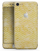 Shabby Chic Yellow Watercolor Pattern - Skin-kit for the iPhone 8 or 8 Plus