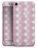 Shades of Pink Quatrefoil - Skin-kit for the iPhone 8 or 8 Plus