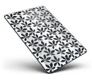 Slate_Black_5_Leaf_Clovers_-_iPad_Pro_97_-_View_7.jpg