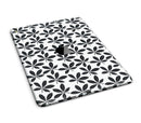 Slate_Black_5_Leaf_Clovers_-_iPad_Pro_97_-_View_5.jpg