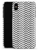 Slate Black Contrasting Bold and Thin Chevron - iPhone X Clipit Case