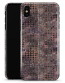 Textured Triangle Pattern - iPhone X Clipit Case