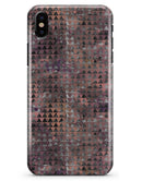 Textured Triangle Pattern - iPhone X Clipit Case