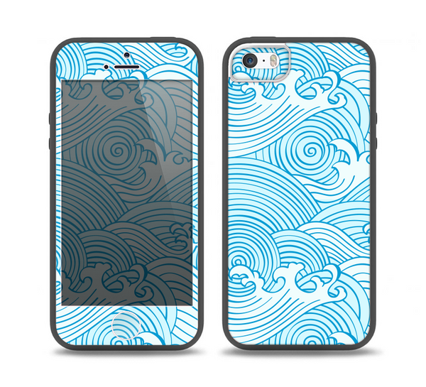 The Abstract Blue & White Waves Skin Set for the iPhone 5-5s Skech Glow Case