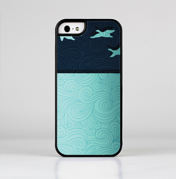 The Abstract Swirled Two Toned Green with Birds Skin-Sert Case for the Apple iPhone 5/5s