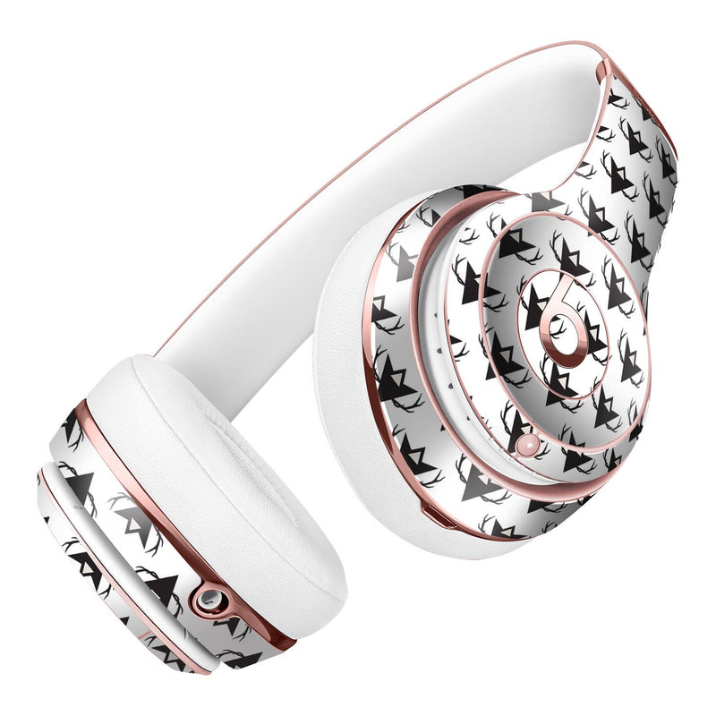 The Arrowhead Antlers All Over Pattern Full-Body Skin Kit for the Beats by Dre Solo 3 Wireless Headphones