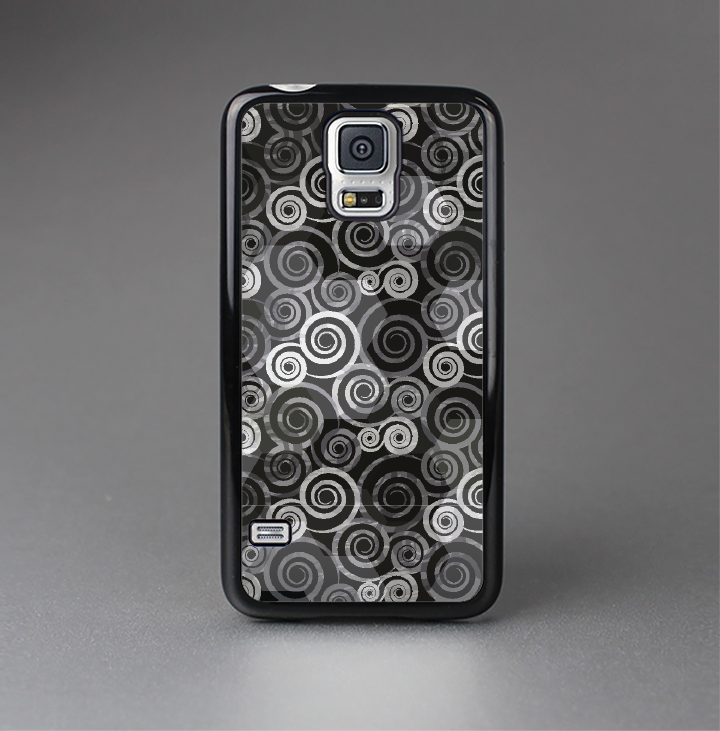 The Back & White Abstract Swirl Pattern Skin-Sert Case for the Samsung Galaxy S5