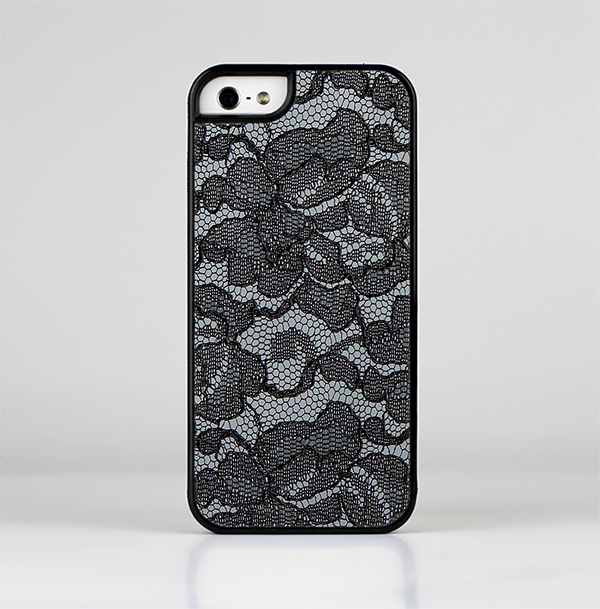 The Black Lace Texture Skin-Sert Case for the Apple iPhone 5/5s