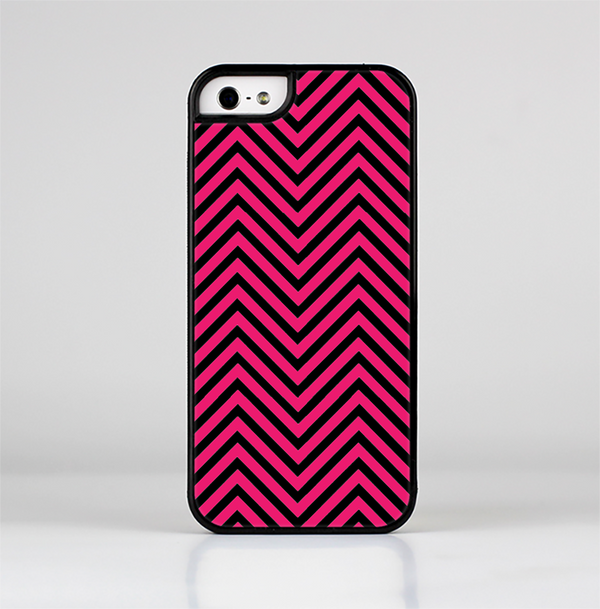 The Black & Pink Sharp Chevron Pattern Skin-Sert Case for the Apple iPhone 5/5s