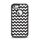 The Black & White Chevron Pattern Apple iPhone 5-5s Otterbox Defender Case Skin Set