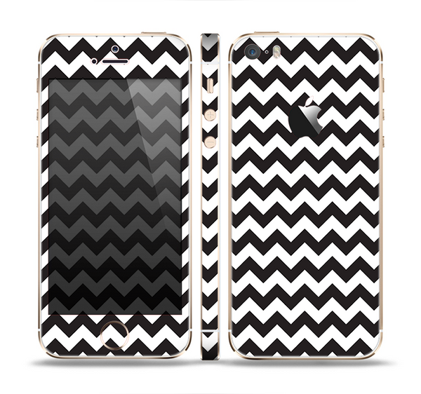 The Black & White Chevron Pattern Skin Set for the Apple iPhone 5s
