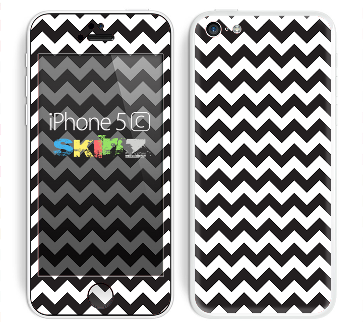 The Black & White Chevron Pattern Skin for the Apple iPhone 5c