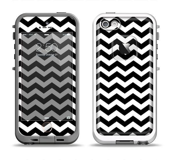 The Black & White Chevron Pattern V2 Apple iPhone 5-5s LifeProof Fre Case Skin Set
