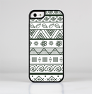 The Black & White Floral Aztec Pattern Skin-Sert Case for the Apple iPhone 5/5s