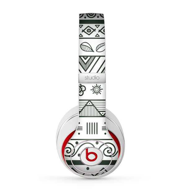 The Black & White Floral Aztec Pattern Skin for the Beats by Dre Studio (2013+ Version) Headphones