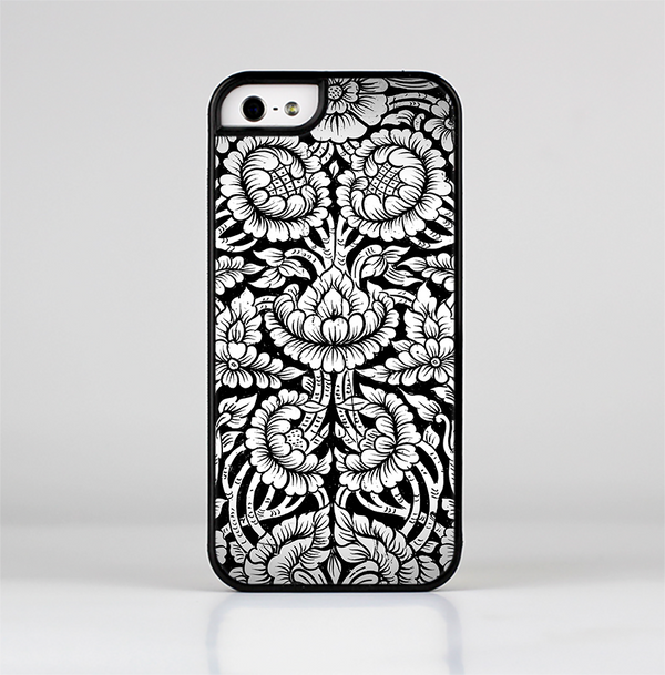 The Black & White Mirrored Floral Pattern V2 Skin-Sert Case for the Apple iPhone 5/5s