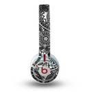 The Black & White Paisley Pattern V1 Skin for the Beats by Dre Mixr Headphones