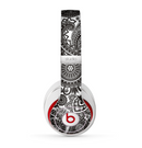 The Black & White Paisley Pattern V1 Skin for the Beats by Dre Studio (2013+ Version) Headphones