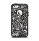 The Black & White Pasiley Pattern Apple iPhone 5-5s Otterbox Defender Case Skin Set