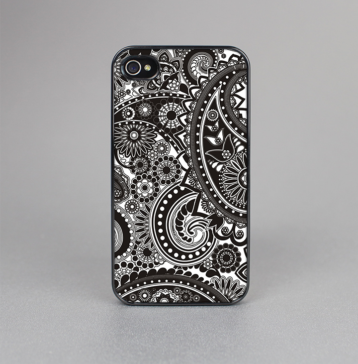 The Black & White Pasiley Pattern Skin-Sert for the Apple iPhone 4-4s Skin-Sert Case