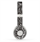 The Black & White Pasiley Pattern Skin for the Beats by Dre Solo 2 Headphones