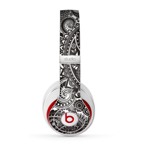 The Black & White Pasiley Pattern Skin for the Beats by Dre Studio (2013+ Version) Headphones