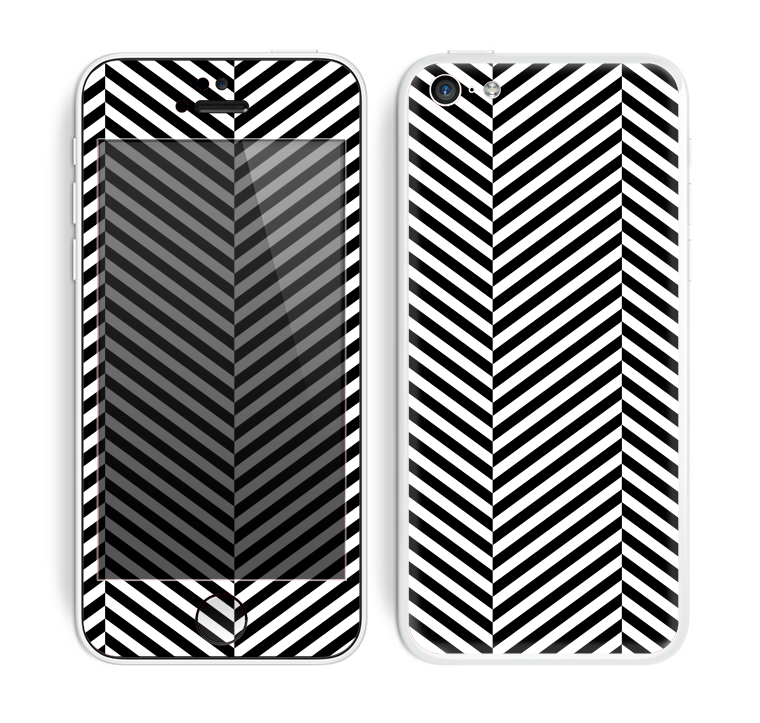 The Black and White Opposite Stripes Skin for the Apple iPhone 5c
