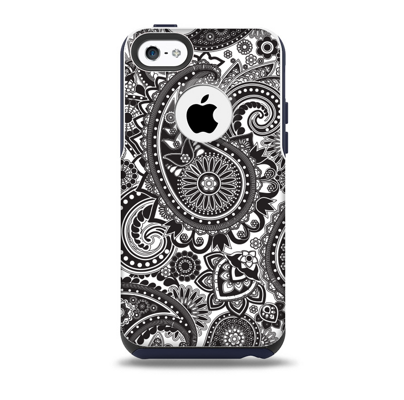 The Black and White Paisley Pattern V6 Skin for the iPhone 5c OtterBox Commuter Case