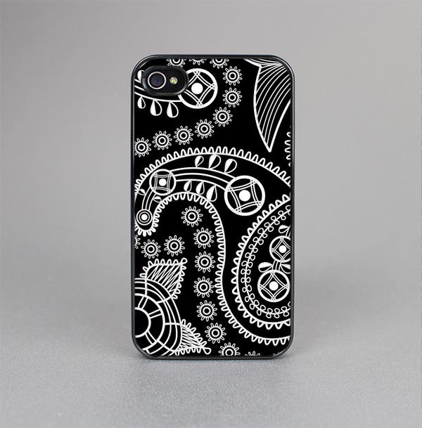 The Black and White Paisley Pattern v14 Skin-Sert for the Apple iPhone 4-4s Skin-Sert Case