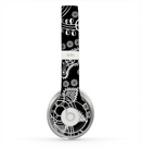 The Black and White Paisley Pattern v14 Skin for the Beats by Dre Solo 2 Headphones