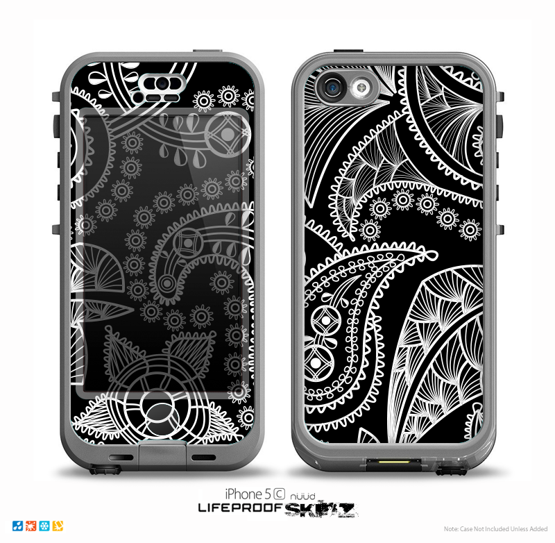 The Black and White Paisley Pattern v14 Skin for the iPhone 5c nüüd LifeProof Case