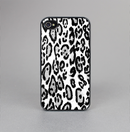 The Black and White Snow Leopard Pattern Skin-Sert for the Apple iPhone 4-4s Skin-Sert Case