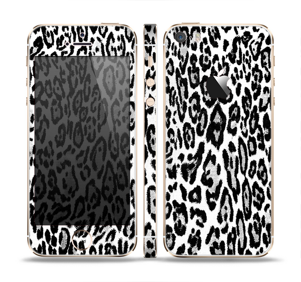 The Black and White Snow Leopard Pattern Skin Set for the Apple iPhone 5s