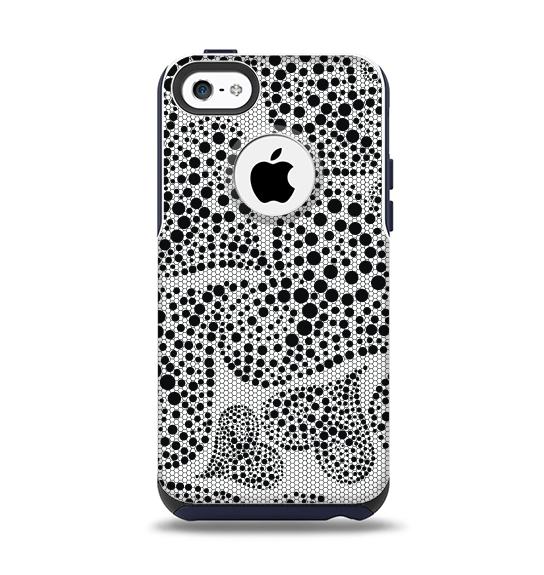 The Black and White Spotted Hearts Apple iPhone 5c Otterbox Commuter Case Skin Set