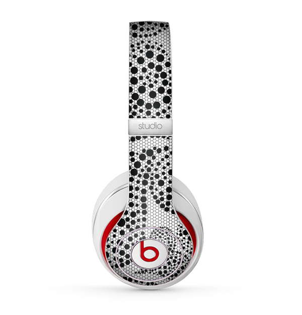 The Black and White Spotted Hearts Skin for the Beats by Dre Studio (2013+ Version) Headphones