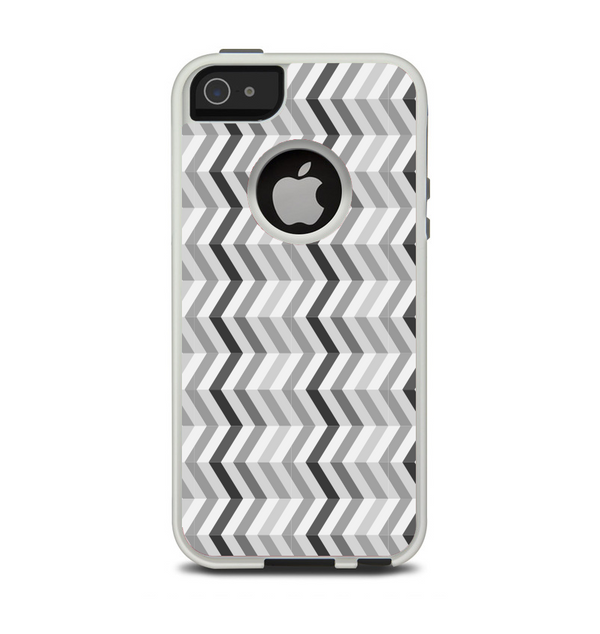 The Black and White Thin Lined ZigZag Pattern Apple iPhone 5-5s Otterbox Commuter Case Skin Set