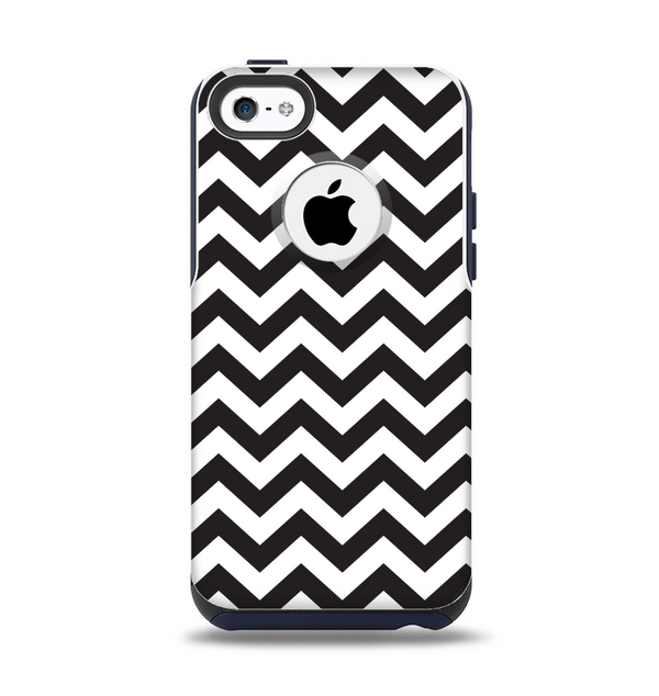 The Black and White Zigzag Chevron Pattern Apple iPhone 5c Otterbox Commuter Case Skin Set