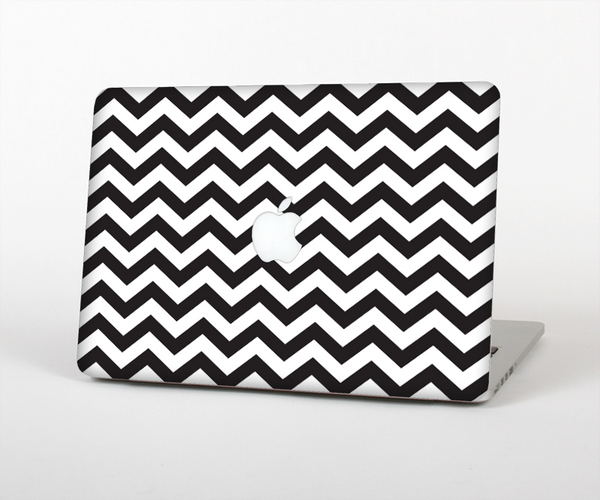 The Black and White Zigzag Chevron Pattern Skin Set for the Apple MacBook Pro 13" with Retina Display